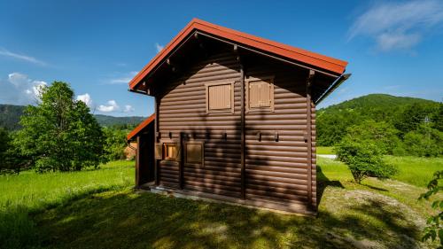 WOODEN PARADISE STARI LAZ