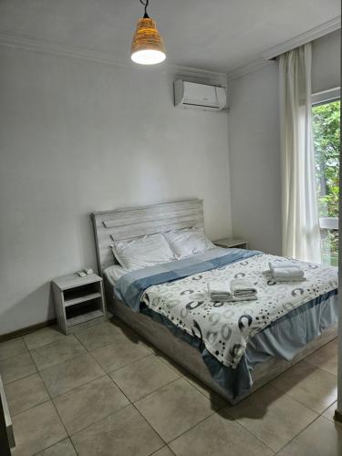 1 double bed, 1 bunk bed