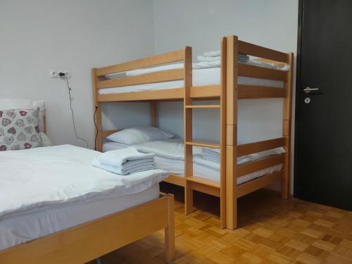 Rooms and Apartment Na poljani in Skofja Loka