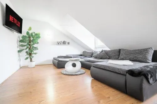 Top Ausstattung GARAGE Netflix WLAN City in Krefeld, Deutschland