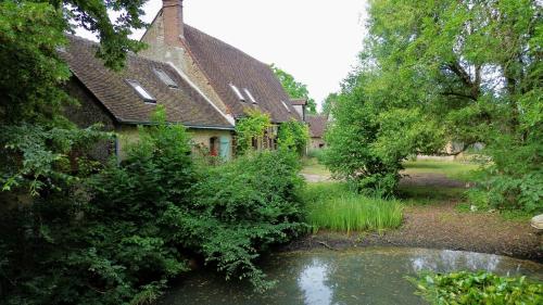 villa festive HOMAZING piscine privée 2h de Paris (villa festive HOMAZING piscine privee 2h de Paris) in Mondoubleau