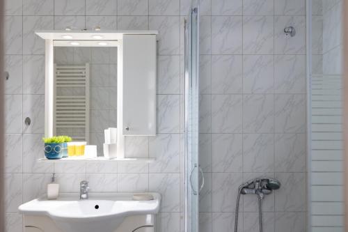 AIOLOS LUXURY agios dimitrios center apartment 4 Room Type - One-Bedroom Apartment
