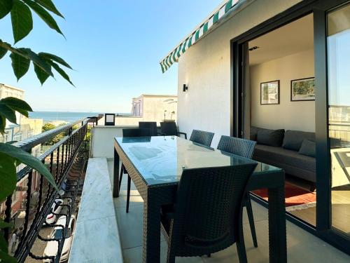 Family Room with Sea View image 5