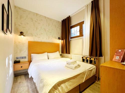 Budget Double Room room in Sultan Pier Hotel