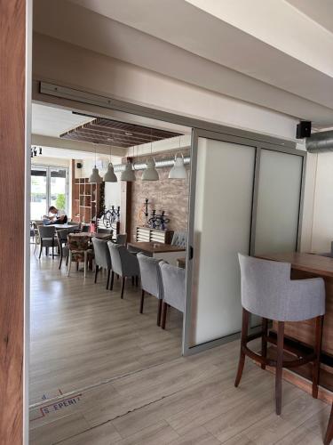 Ресторан, Motel Centar in Біеліна