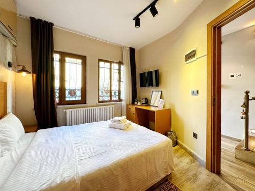 Budget Double Room image 5