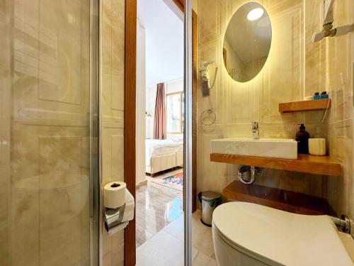 Double Room image 5