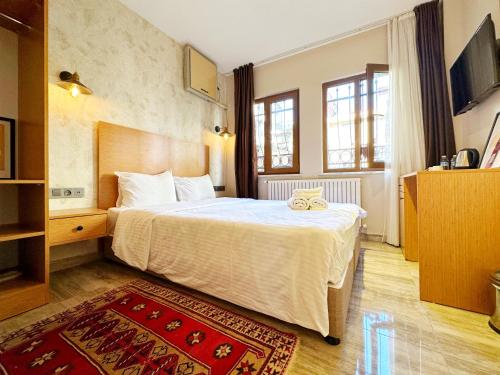 Budget Double Room image 4