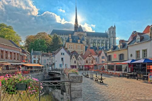 un Nid en Ville -Amiens Centre ville avec Parking