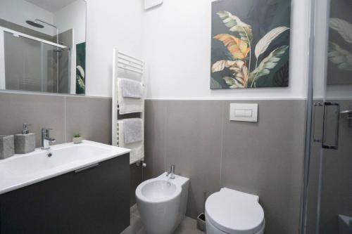  2 Bed Apartment Sleeps 4 - En-Suite Bath -Tv -WiFi in Asti