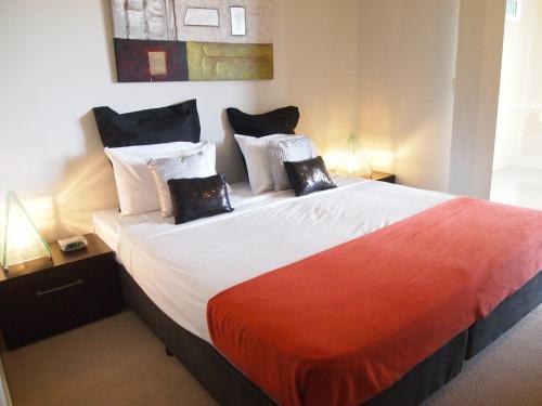 Edge Apartments Cairns - image 3
