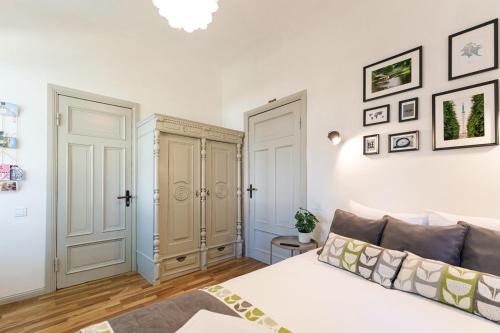 Vintage 1BR apartment in Quiet center of Riga in Észak-Riga