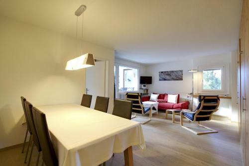 Residenza Lagrev 2 Zimmerwohnung Nr 102 - Typ 21A - 1 Etage - Süd in Sils im Engadin, Schweiz