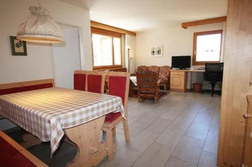 Residenza Lagrev 2 Zimmerwohnung Nr 012 - Typ 21A - Hochparterre - Süd in Sils im Engadin, Schweiz