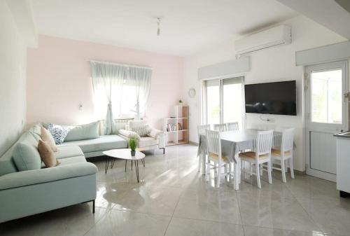 Sun, view and comfort in JLM