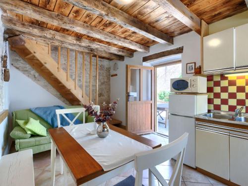 Holiday Home Pinia I by Interhome in 卡斯特里爾