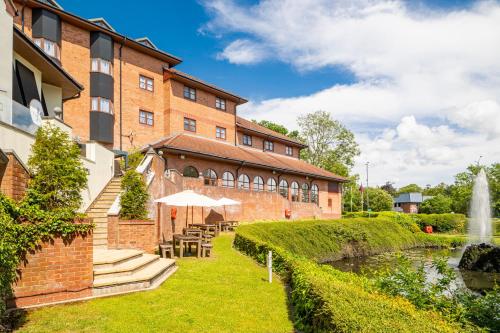 Crowne Plaza Solihull an IHG Hotel - image 2