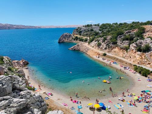  Apartment Christian in Karlobag