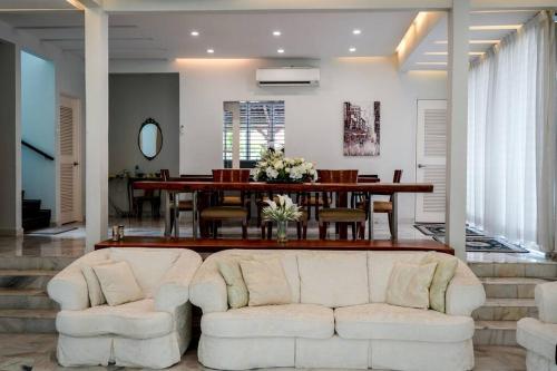 Luxury One Villa - In the heart of Petaling Jaya Luxury One Villa - In the heart of Petaling Jaya