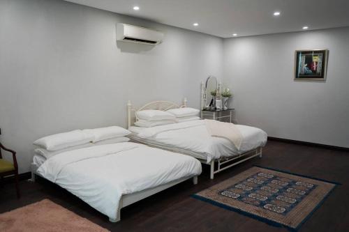 Luxury One Villa - In the heart of Petaling Jaya Luxury One Villa - In the heart of Petaling Jaya