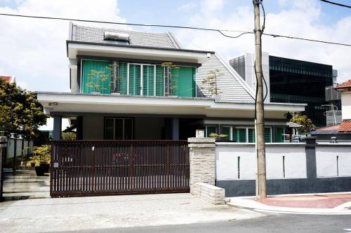 Luxury One Villa - In the heart of Petaling Jaya Luxury One Villa - In the heart of Petaling Jaya
