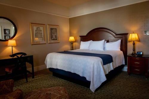 The Hotel Paisano — Photo 3