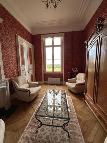 chambre zen château de la Bouchatte (chambre zen chateau de la Bouchatte) in Huriel