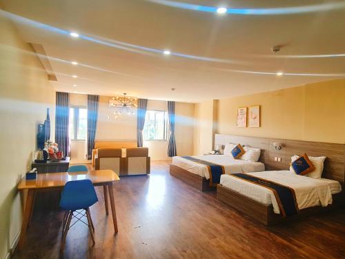 LA MIA HOTEL