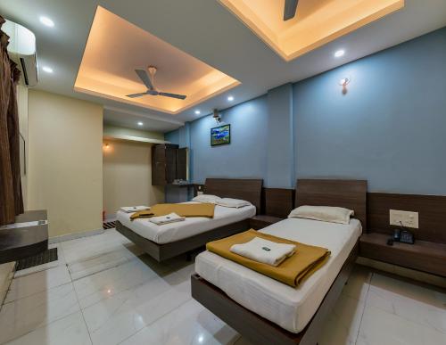 Hotel RadhaKrishna-Couple Friendly