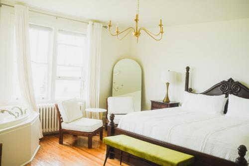 . Bellview Luxury Suites