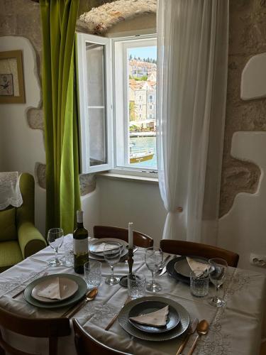 Létesítmények, Castel Nonna Franka in Sutivan