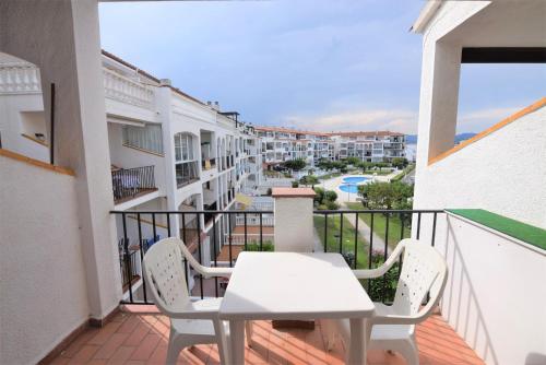  apartamento con vistas al lago ref 62 in Empuriabrava