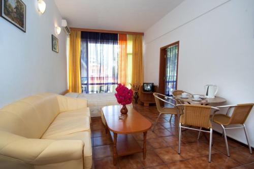 Apartment with Balcony image 5