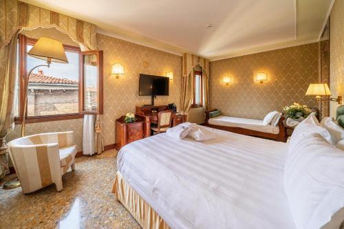 Hotel Colombina - image 11
