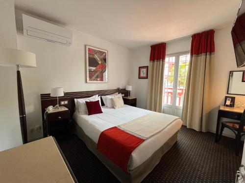 Hôtel Ursula - Hôtel - Cambo-les-Bains