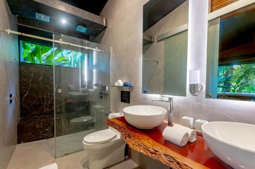 Noah's Forest Hotel by Tifakara