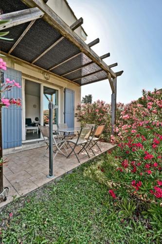 LE PETIT BONHEUR - PLACE PARKING PRIVEE - CLiM - TERRASSE - PISCINE PARTAGEE - PROCHE PARC SPIROU - Jonquerettes