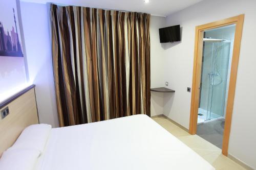 Hostal Las Flores - image 9