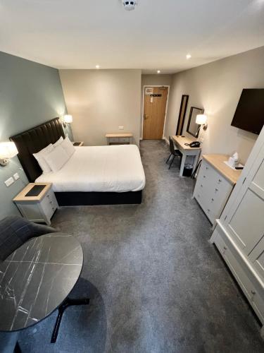 South Lawn Hotel Room Type - King Room