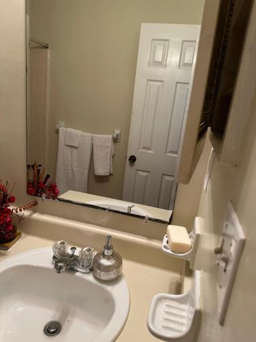 1733 Snowmass court