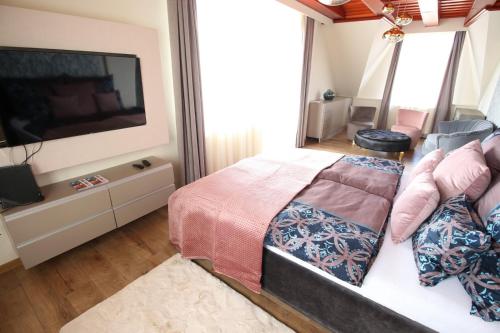 Aranyhaj Apartman in ยอซซา