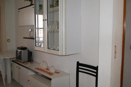 One-Bedroom Apartment image 5
