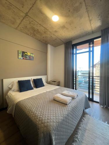 One-Bedroom Apartment image 5