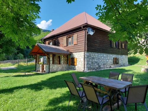 B&B Kolašin - Kuća za odmor Grujić - Bed and Breakfast Kolašin