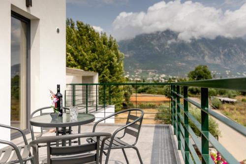 Pagani Green - Luxury Maisonette B2 in Pharae