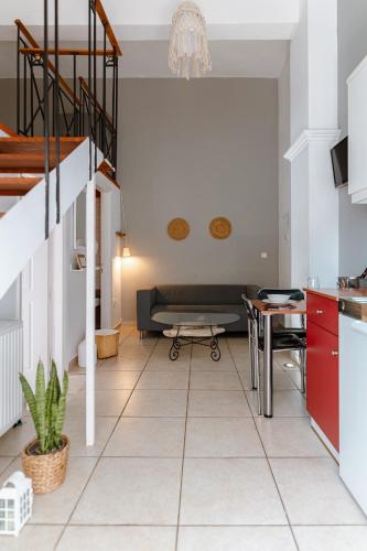  A & D Houses in Patras