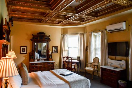 The Sayre Mansion - image 8