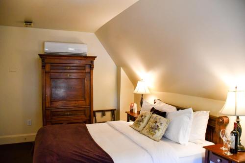 The Sayre Mansion - image 11