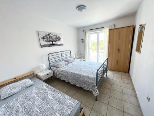 Central Studio Apartments & Dormitory Rooms in Brac Island
