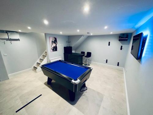 The Bear Loft Plus - Includes Hot Tub & Games Room